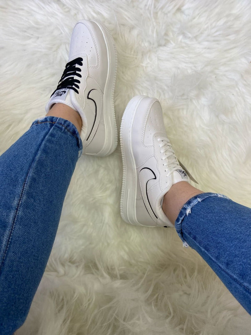 Nike AIR FORCE BRANCO SOMBRA PRETA