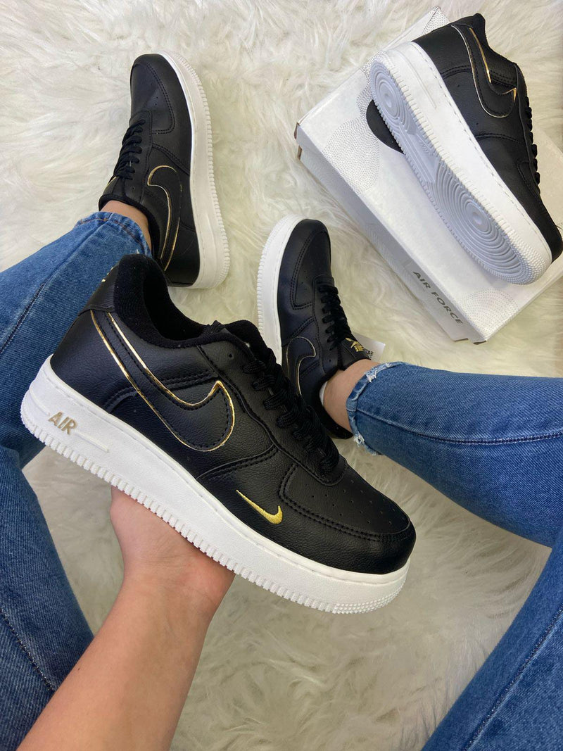 Nike AIR FORCE DOURADO