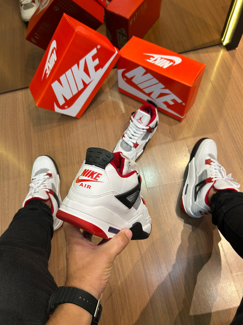 Nike Jordan 4
