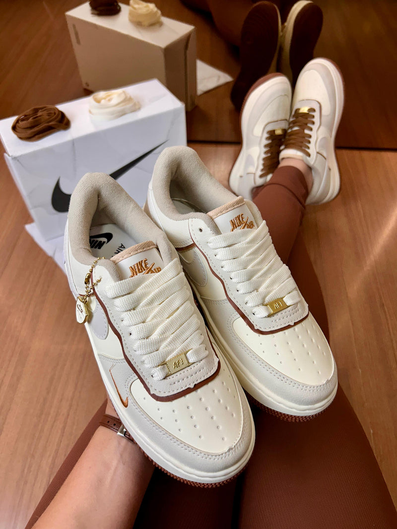 Nike AIR FORCE MEDALHA