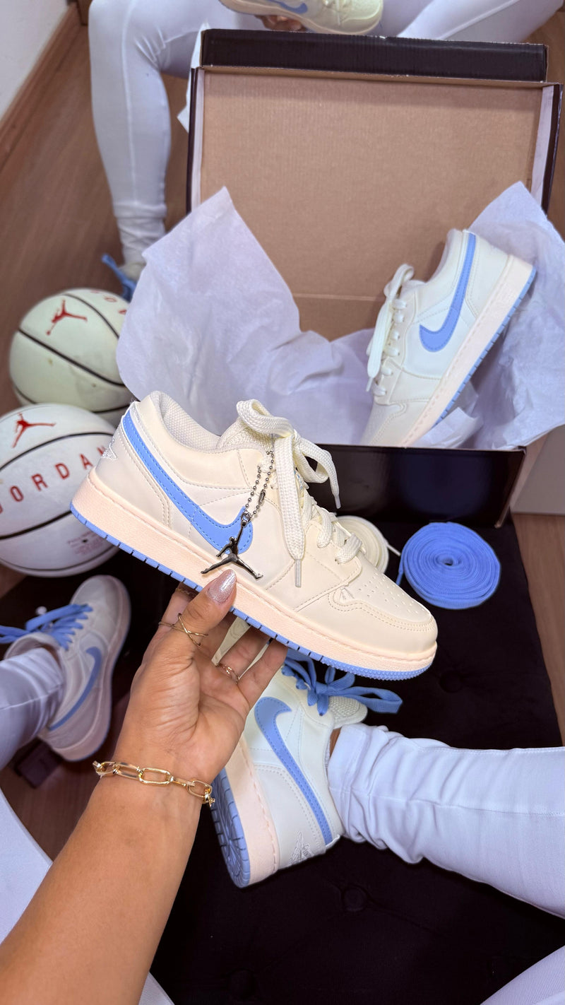 Nike Jordan Low-Linha luxo Manteiga/Azul bb