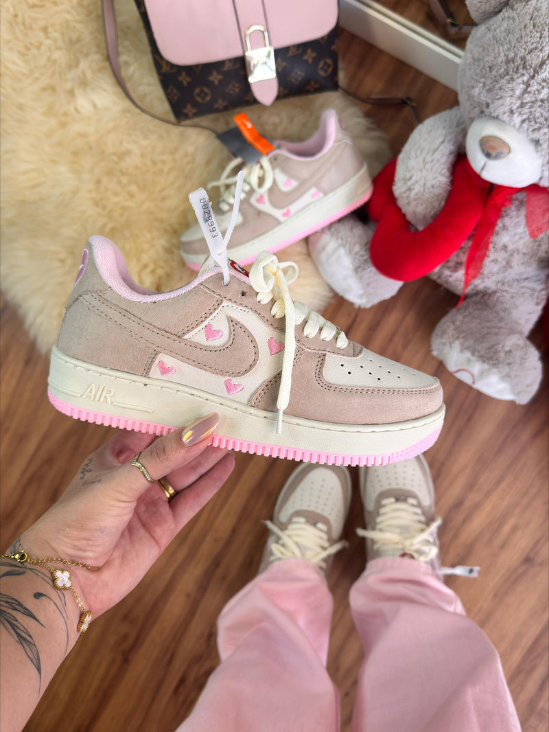 Nike AIR FORCE LOVE