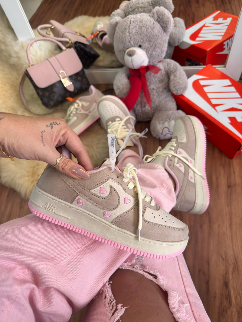 Nike AIR FORCE LOVE