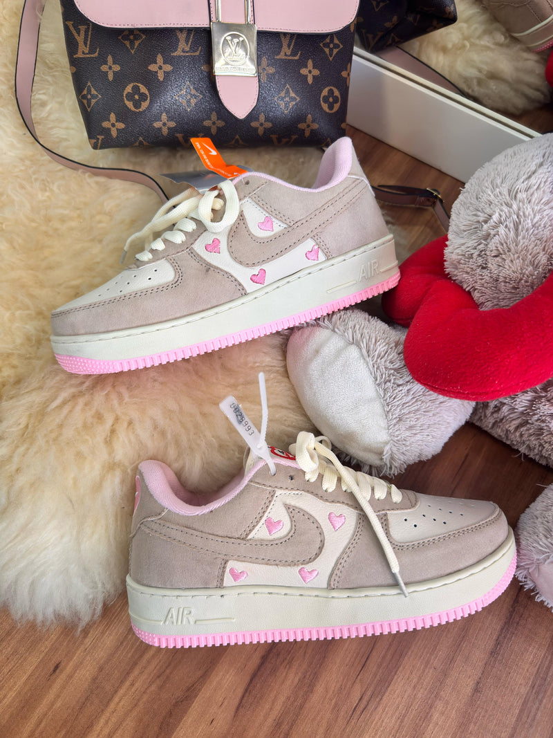Nike AIR FORCE LOVE