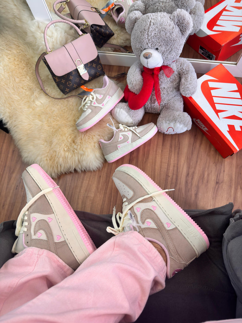 Nike AIR FORCE LOVE