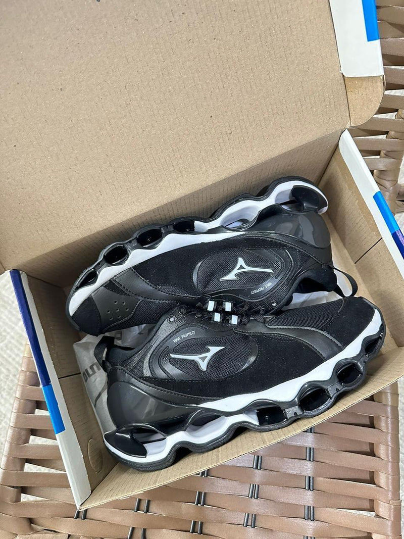 Mizuno Wave Beta 2