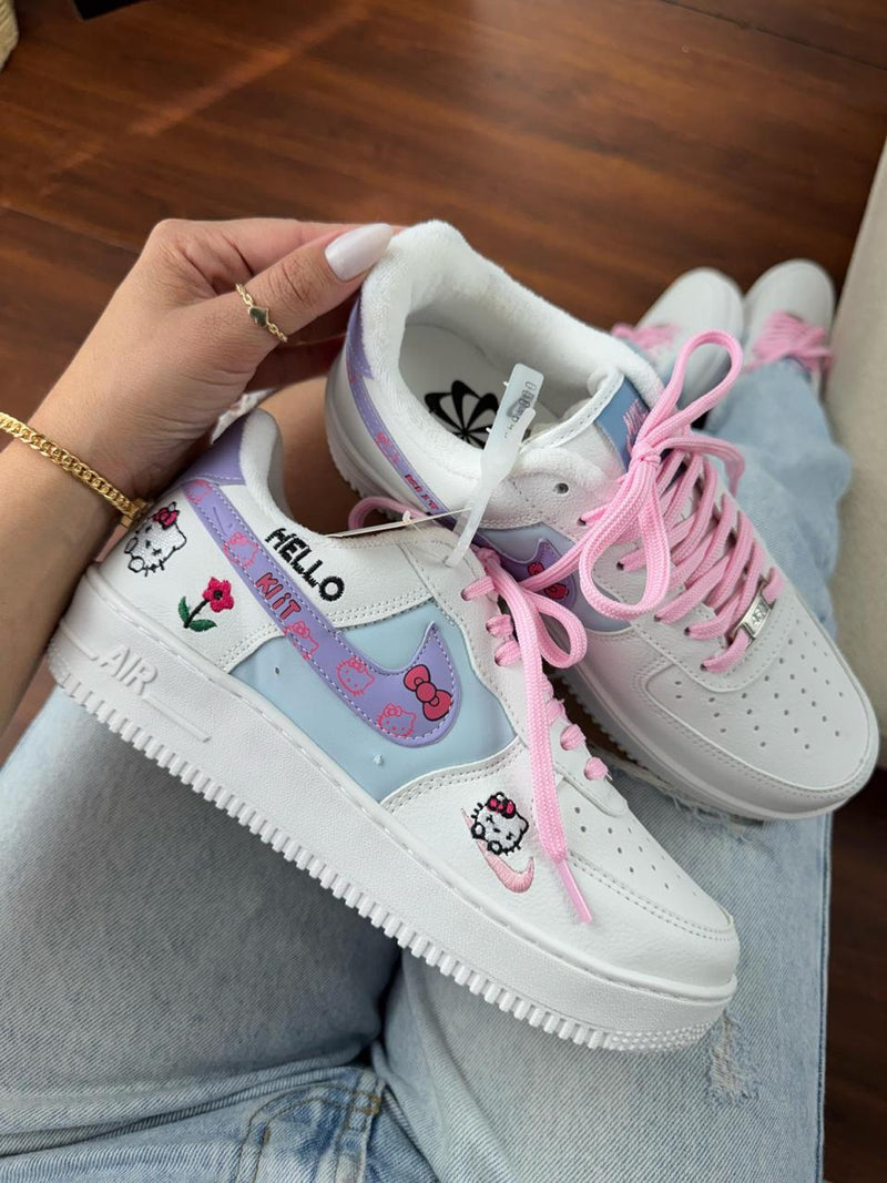 Nike AIR FORCE HELLO KITTY