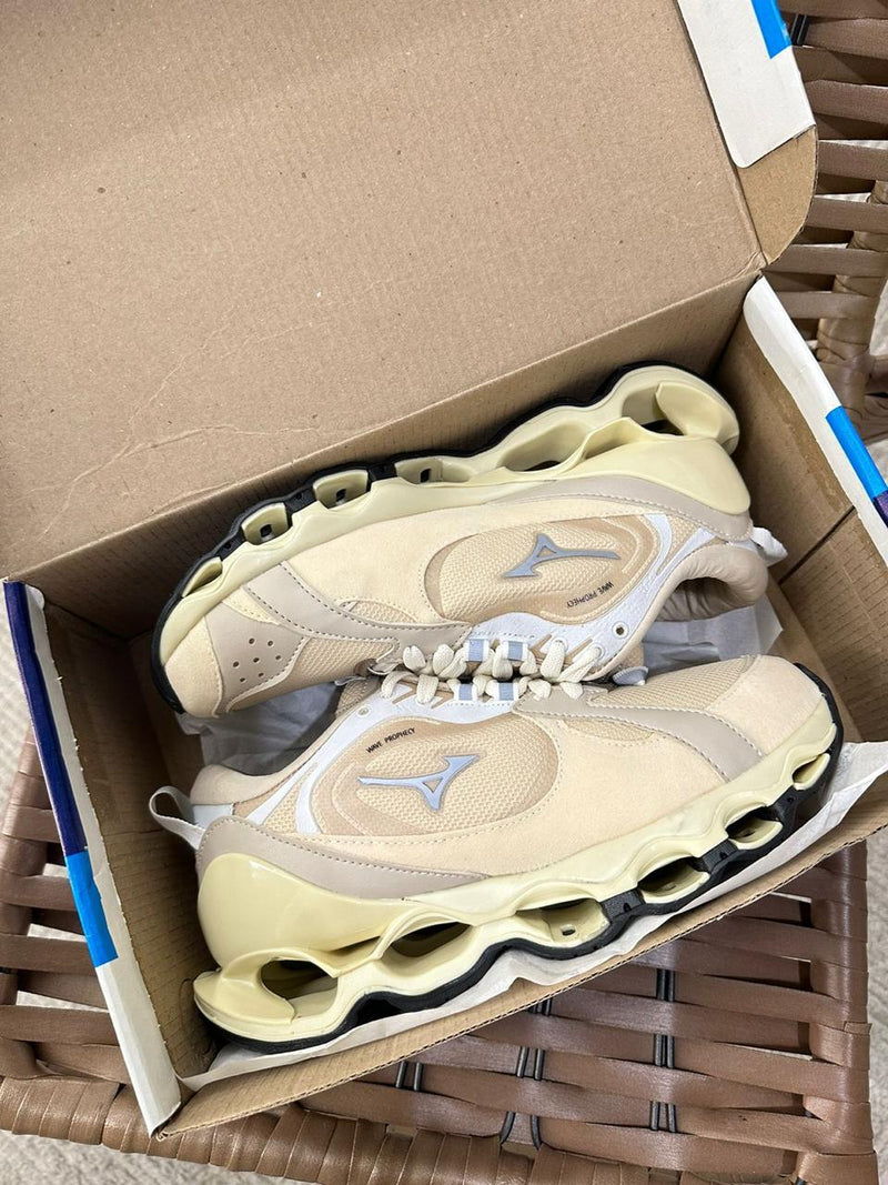 Mizuno Wave Beta 2