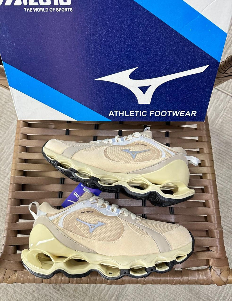 Mizuno Wave Beta 2