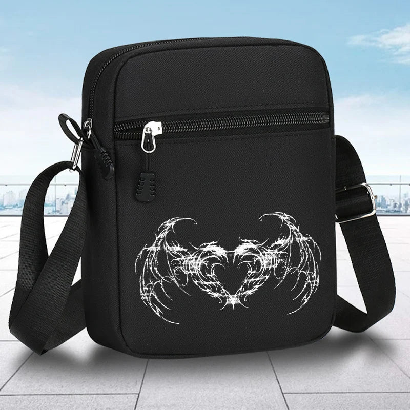 Bolsa Crossbody Masculina – Estampa RUNE | Grande Capacidade e Estilo Único